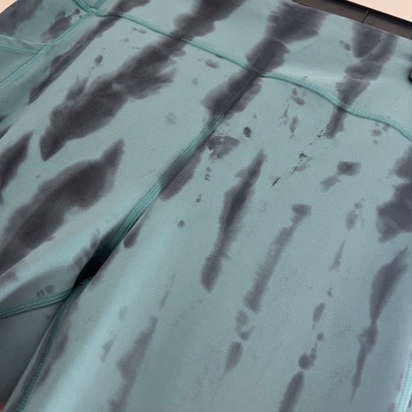 NWOT Lululemon Invigorate HR Leggings 12 - Picture 5 of 6